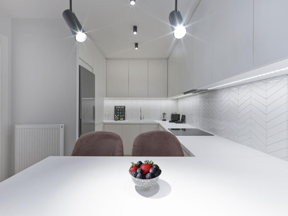 Fresh, New & Ready For You! Rnvtd Apt In Koukaki! Athen Exterior foto